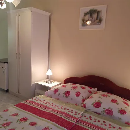 Ildiko Appertements Apartment