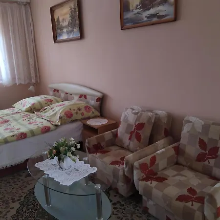 Ildiko Appertements Apartment