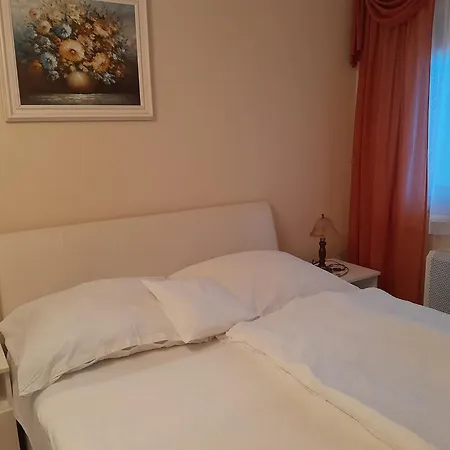Ildiko Appertements Apartment